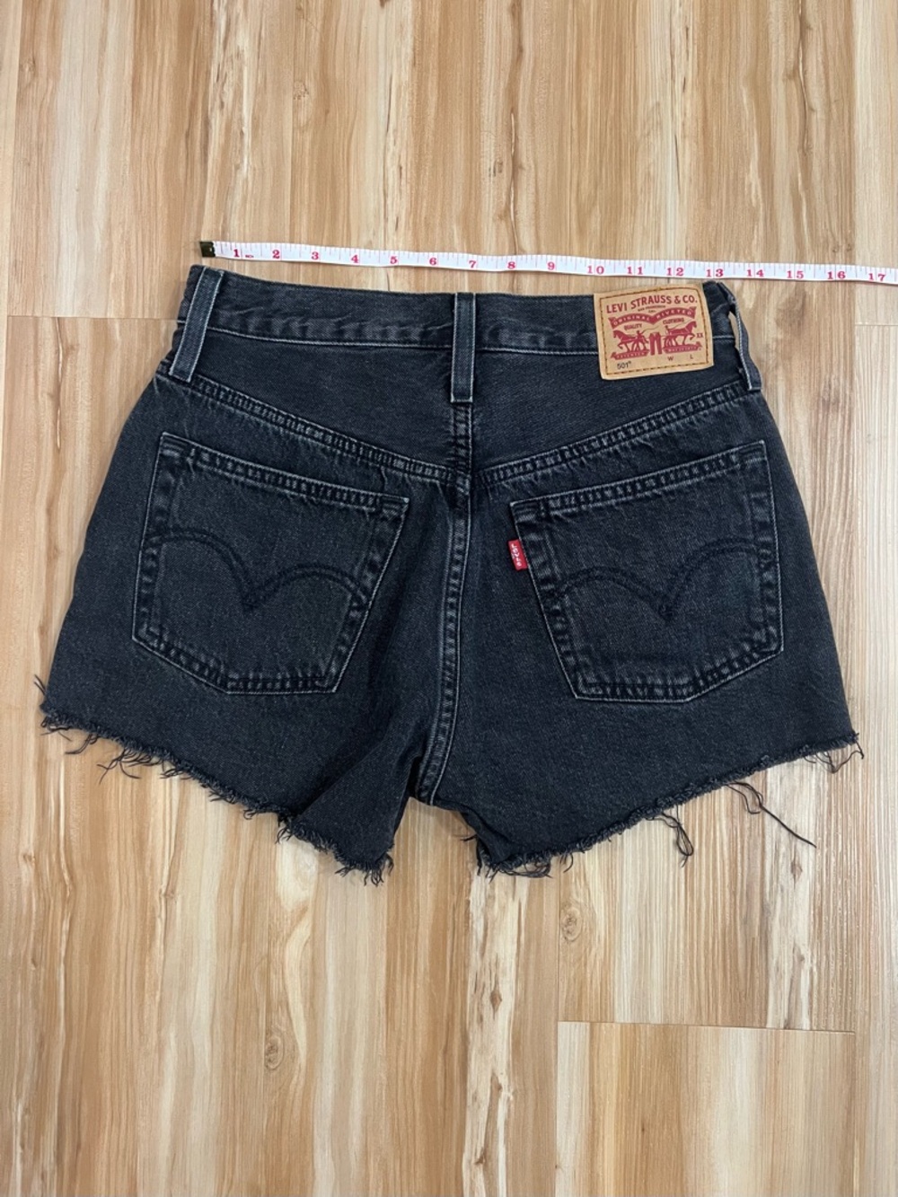 Levi’s High-Rise Black Denim Cutoff Shorts - Picture 4 of 5